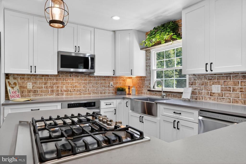 6020 WATERBURY COURT