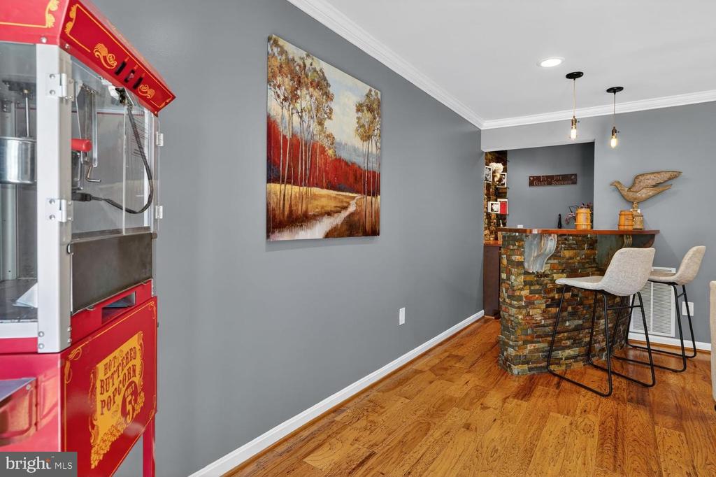 6020 WATERBURY COURT