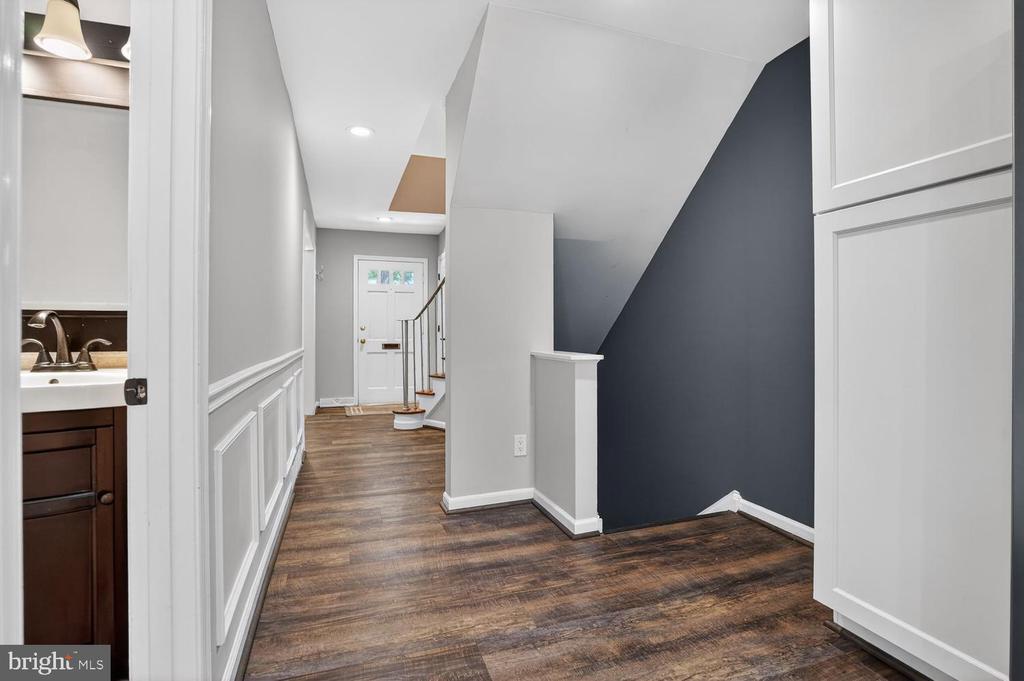 6020 WATERBURY COURT
