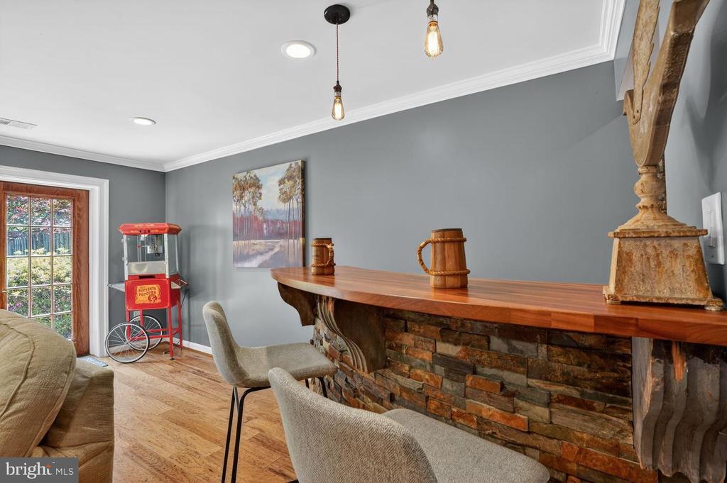 6020 WATERBURY COURT