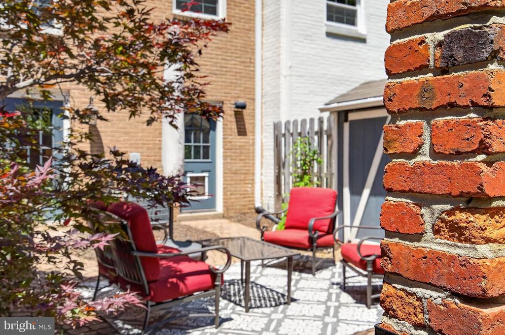 6020 WATERBURY COURT