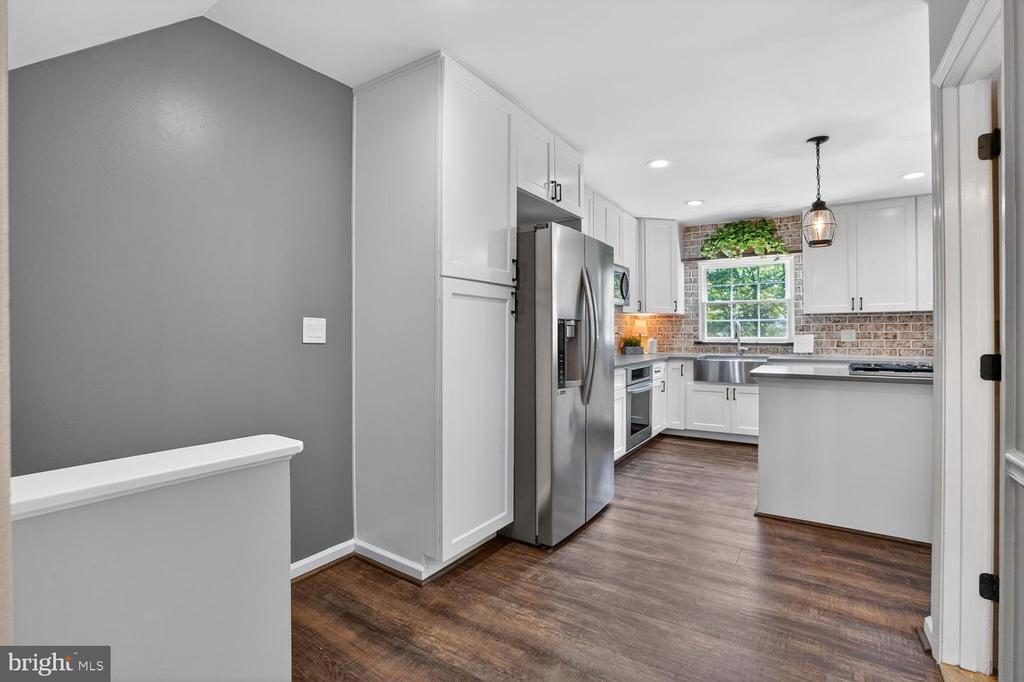 6020 WATERBURY COURT