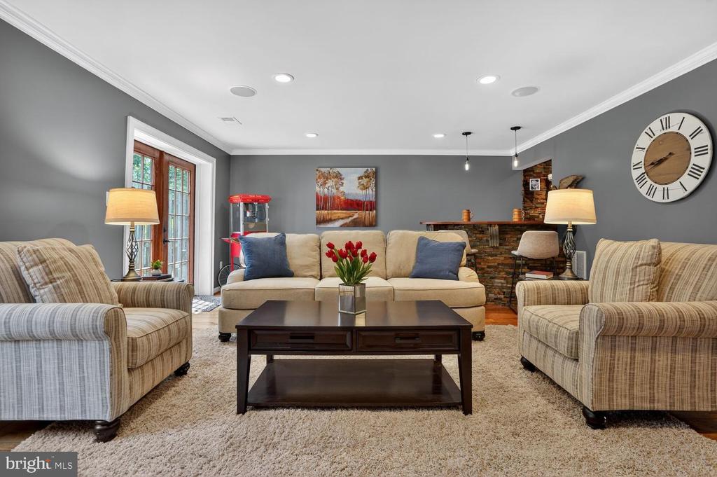 6020 WATERBURY COURT