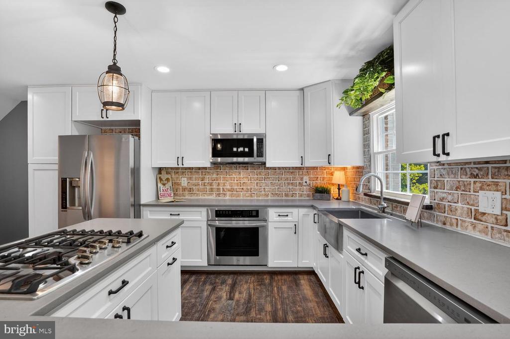6020 WATERBURY COURT