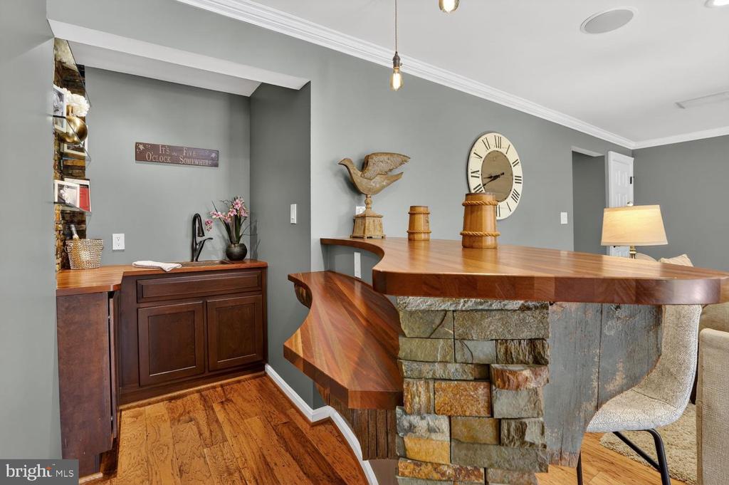 6020 WATERBURY COURT