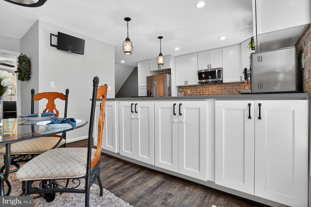 6020 WATERBURY COURT
