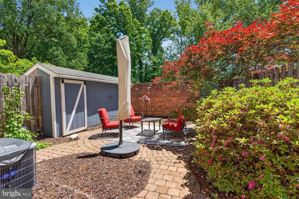 6020 WATERBURY COURT