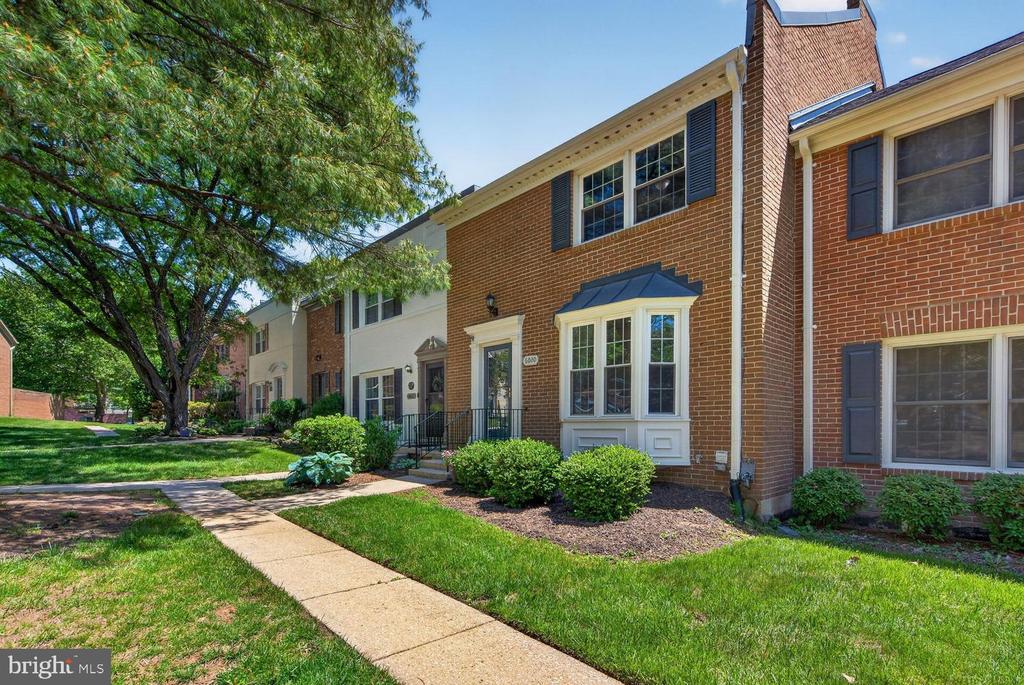 6020 WATERBURY COURT