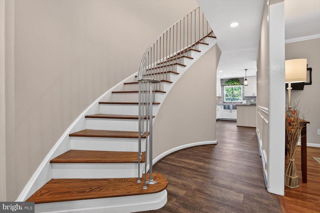6020 WATERBURY COURT