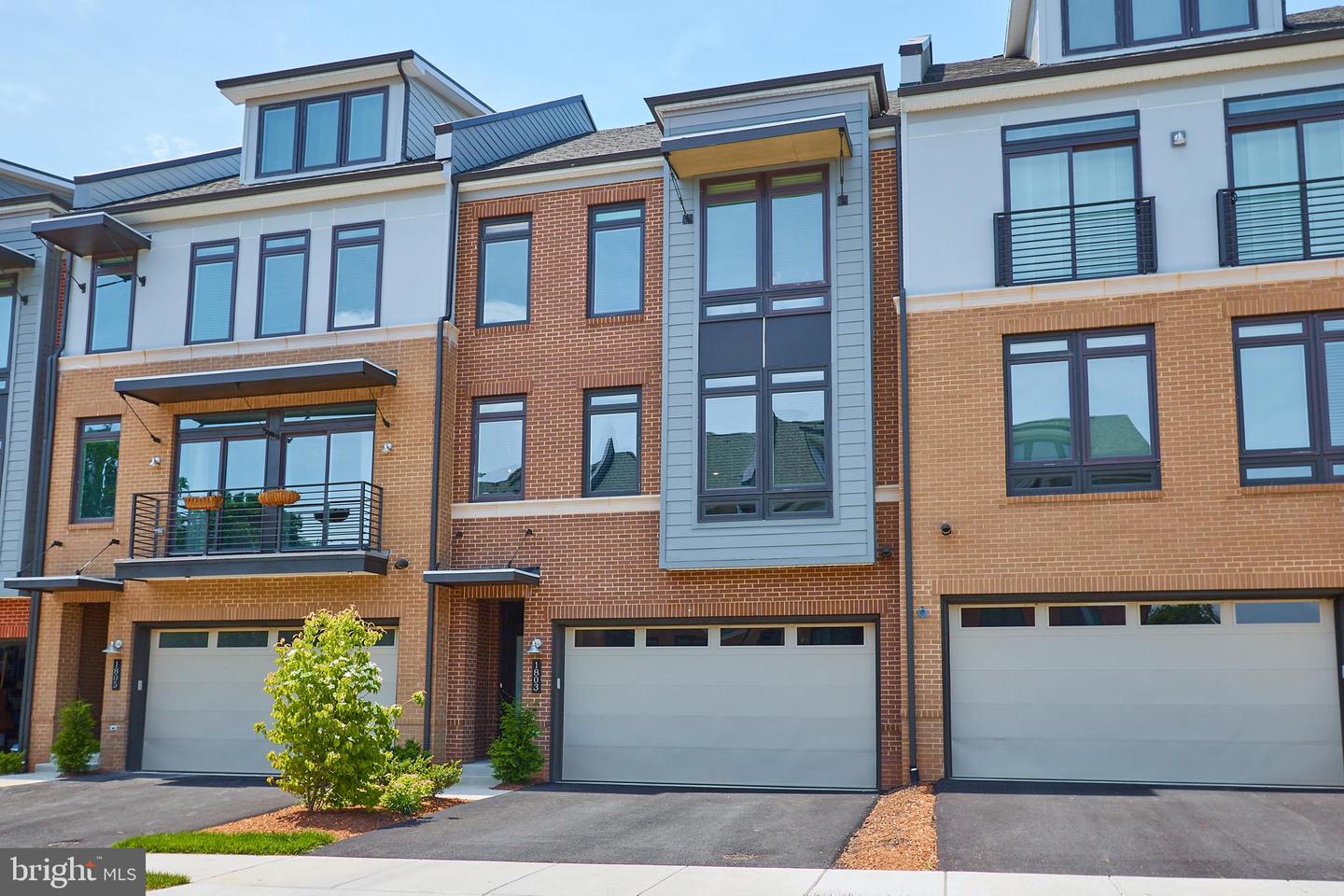 1803 Blue Marble Ter SE