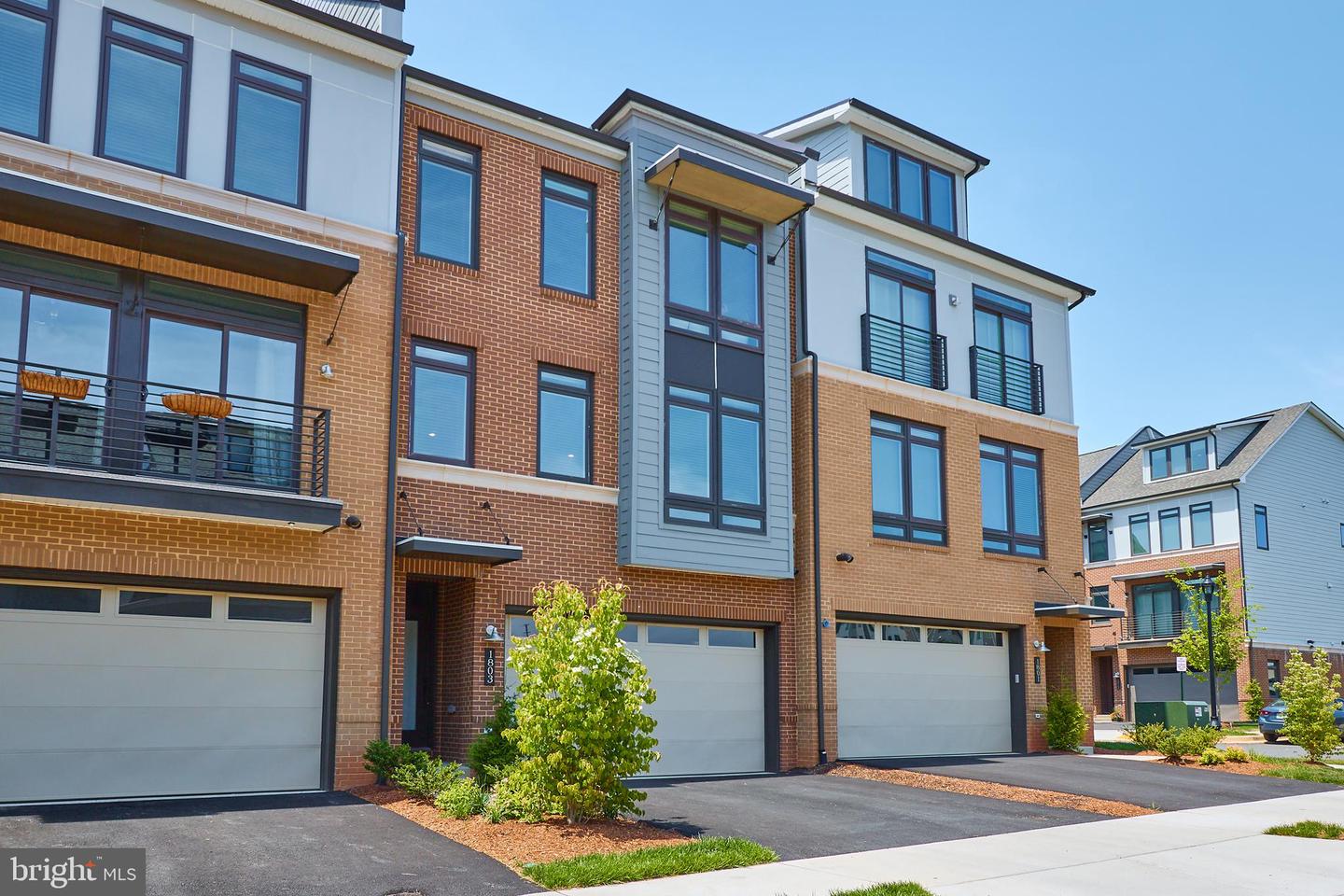 1803 Blue Marble Ter SE