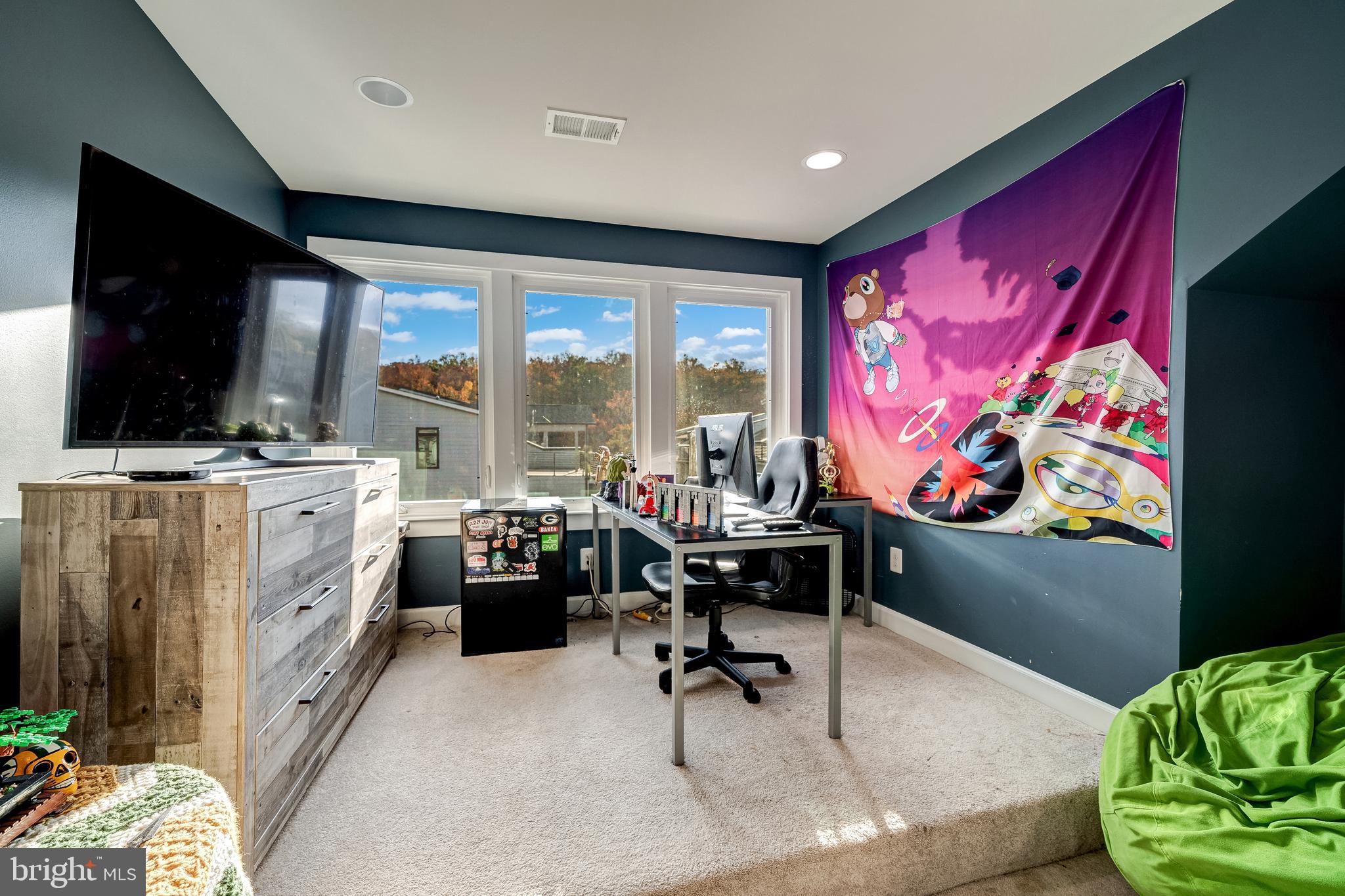 1312 White Feldspar Ter SE