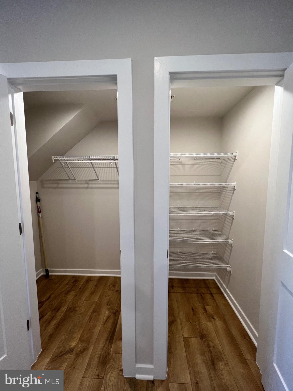 44581 WOLFHOUND SQUARE