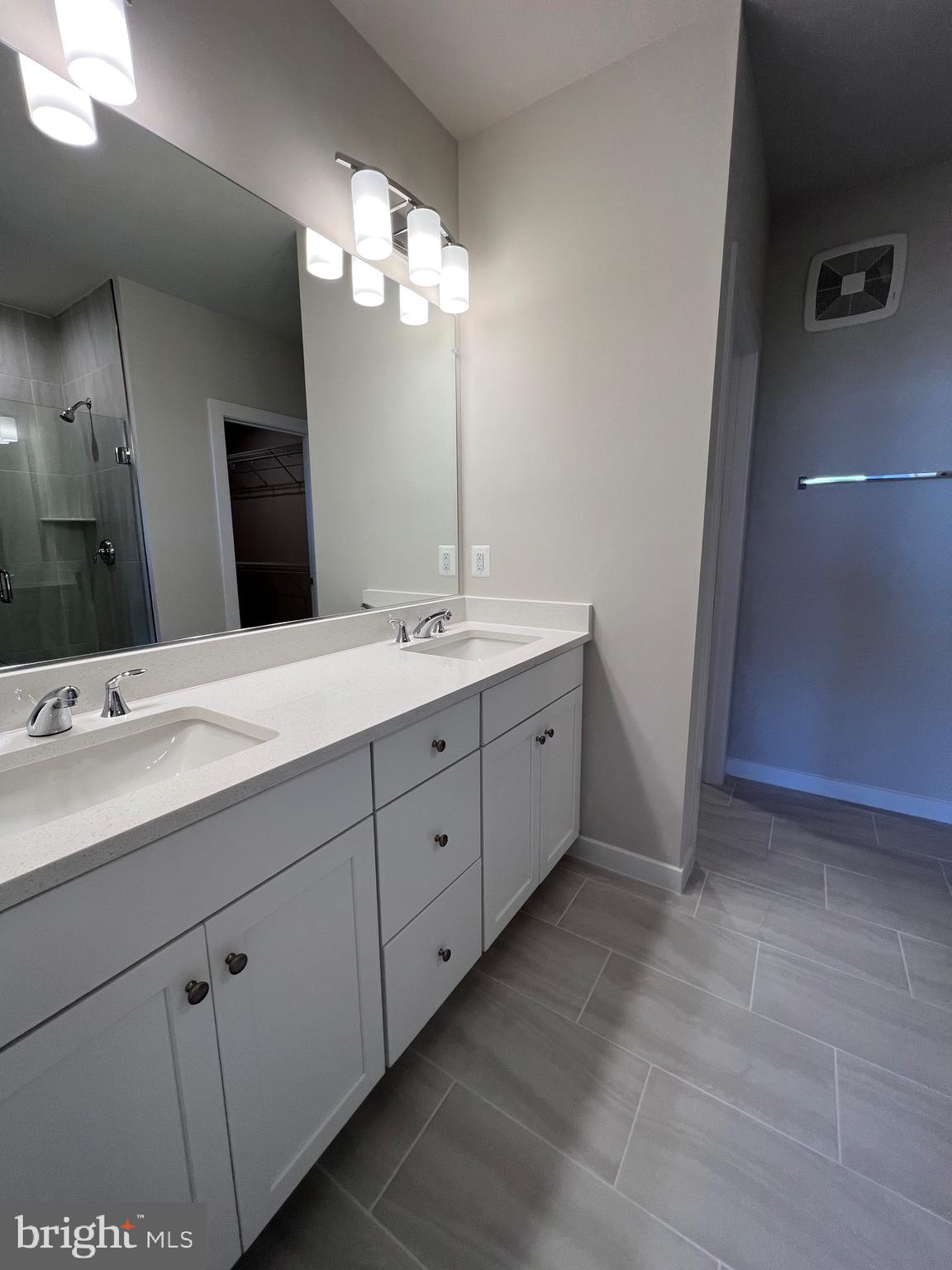 44581 WOLFHOUND SQUARE