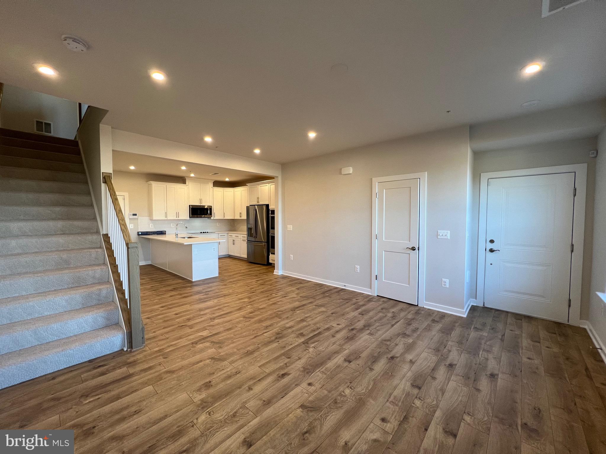 44581 WOLFHOUND SQUARE