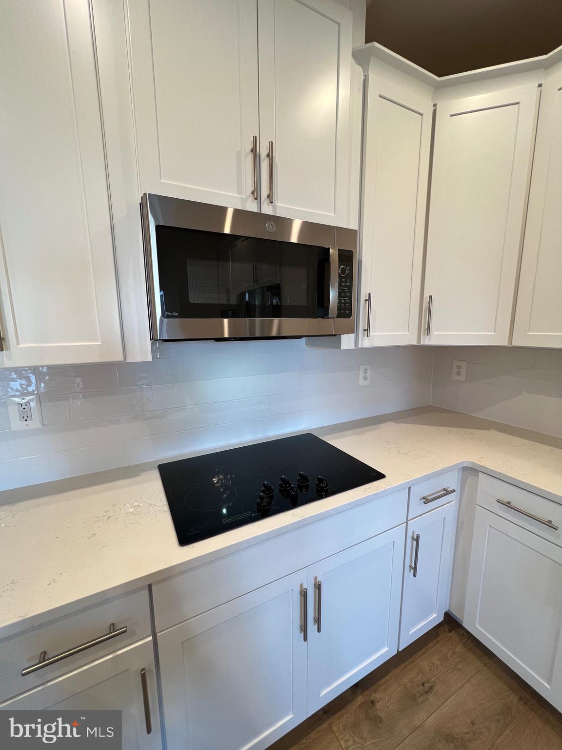 44581 WOLFHOUND SQUARE