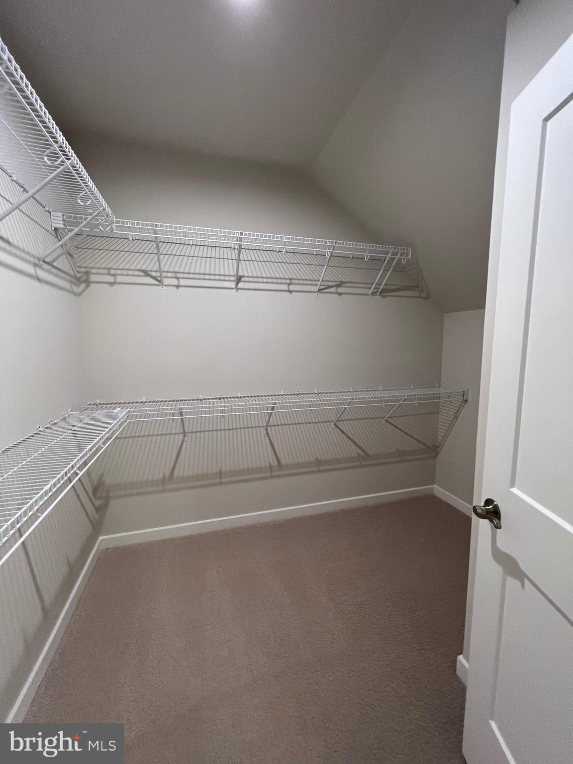 44581 WOLFHOUND SQUARE