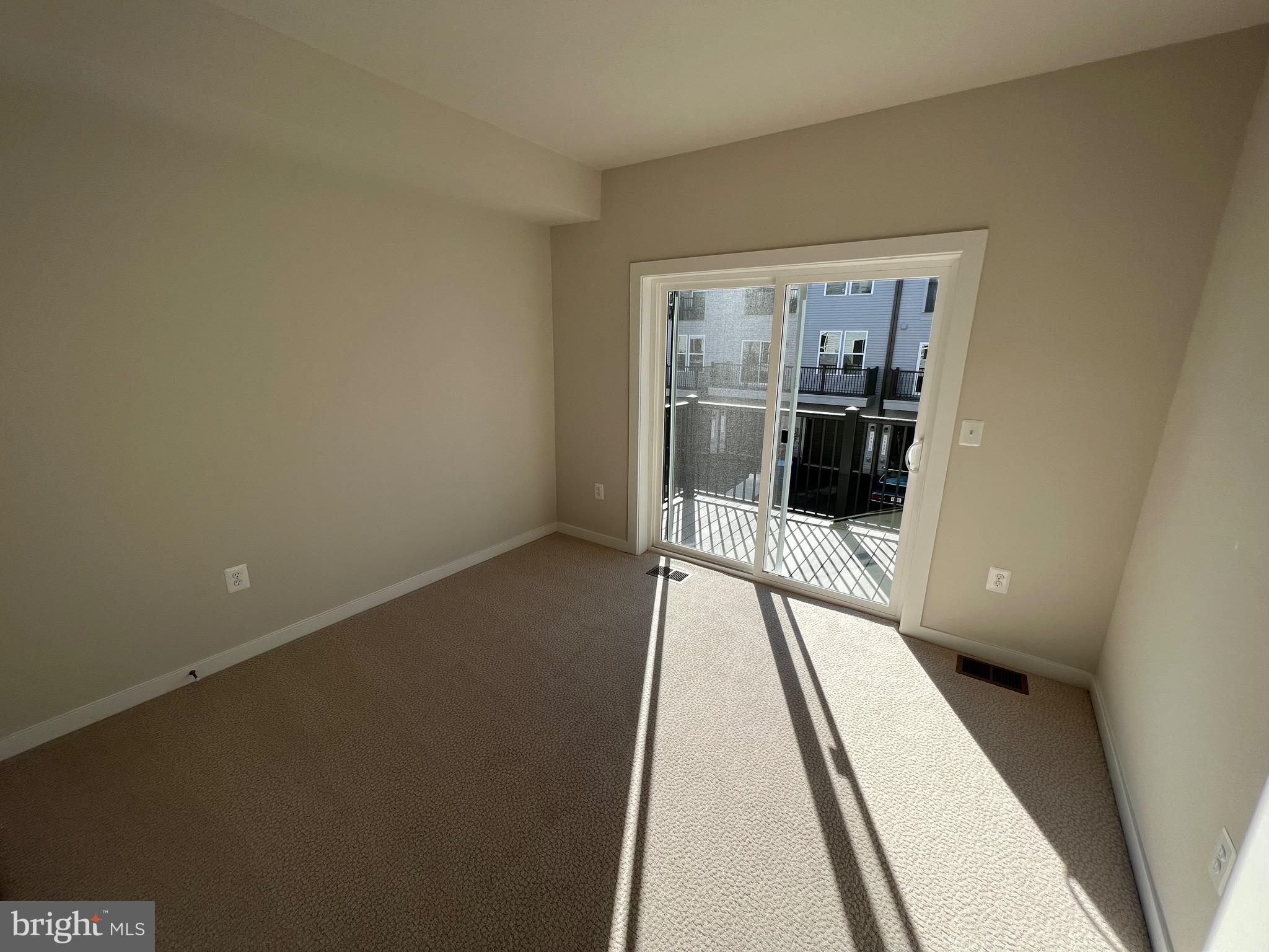 44581 WOLFHOUND SQUARE