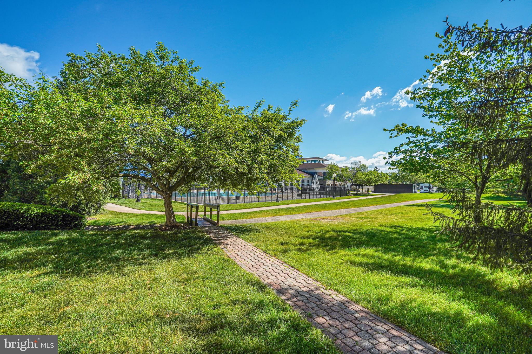 20582 SNOWSHOE SQUARE 202