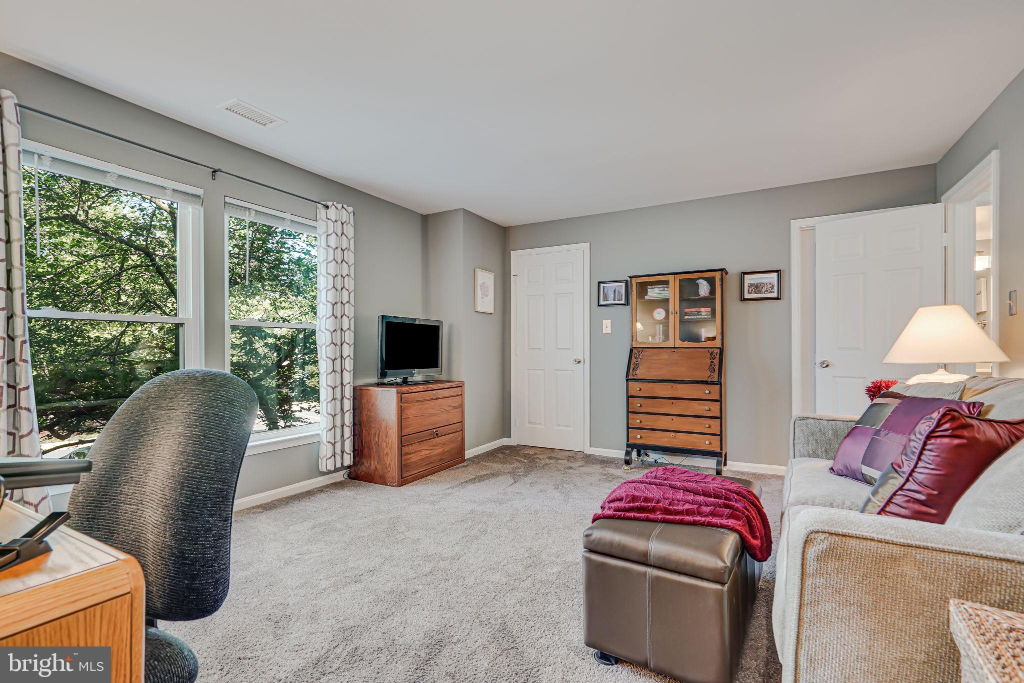 20582 SNOWSHOE SQUARE 202