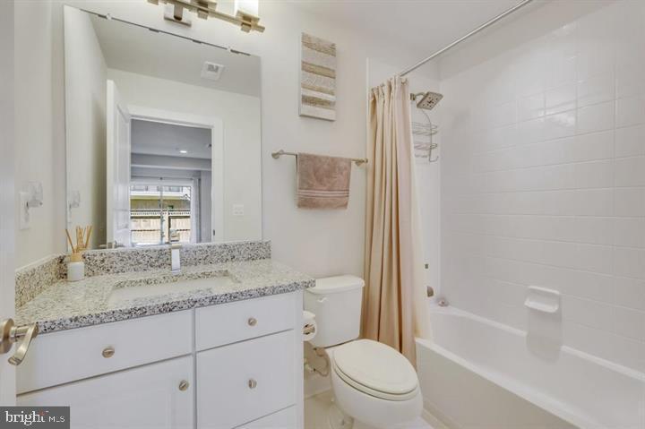 1802 YELLOW GARNET TERRACE SE