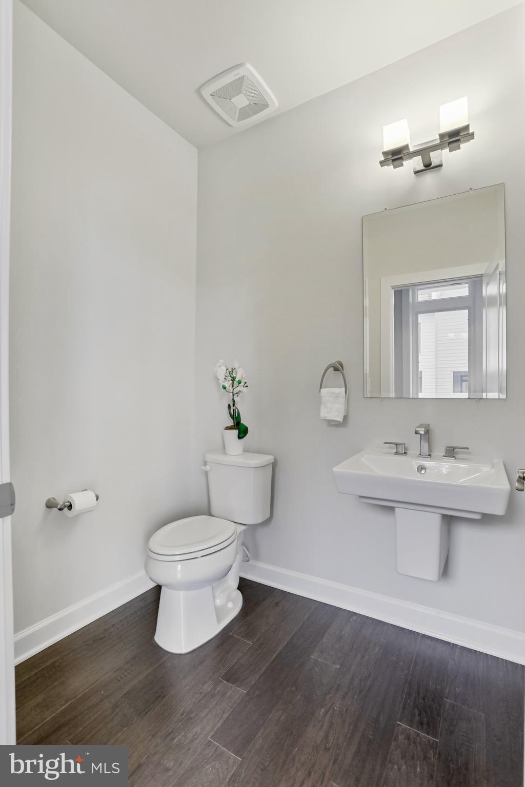 1802 YELLOW GARNET TERRACE SE