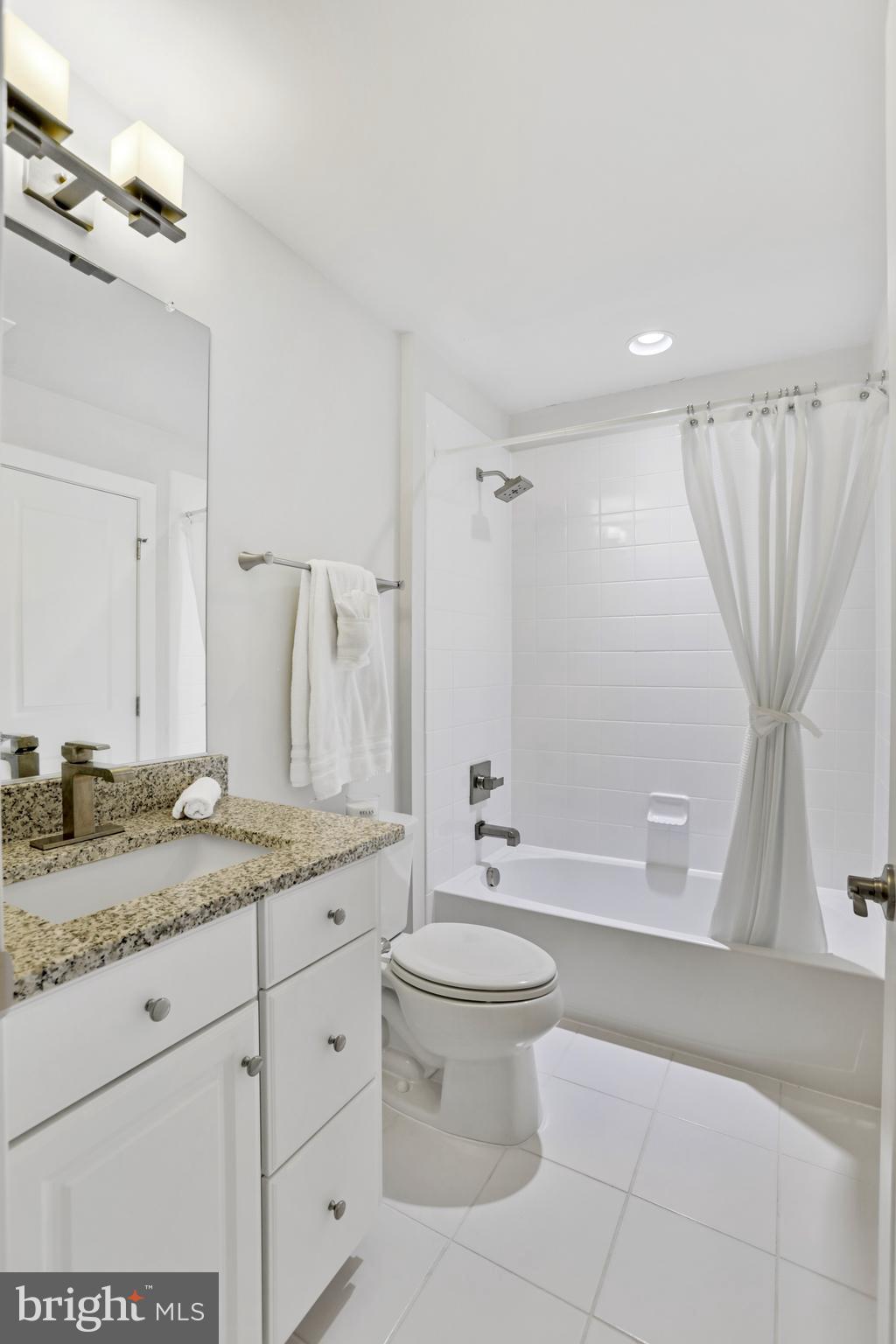 1802 YELLOW GARNET TERRACE SE