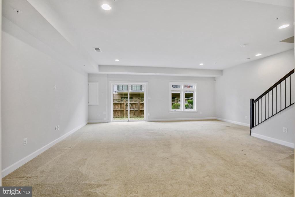 1802 YELLOW GARNET TERRACE SE