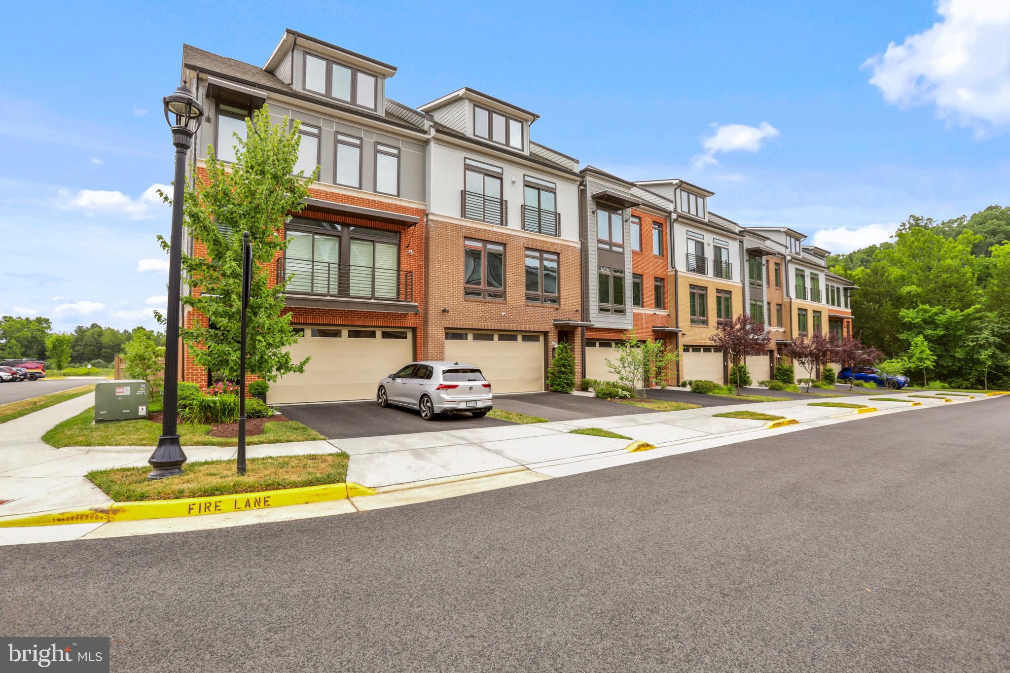 1802 YELLOW GARNET TERRACE SE