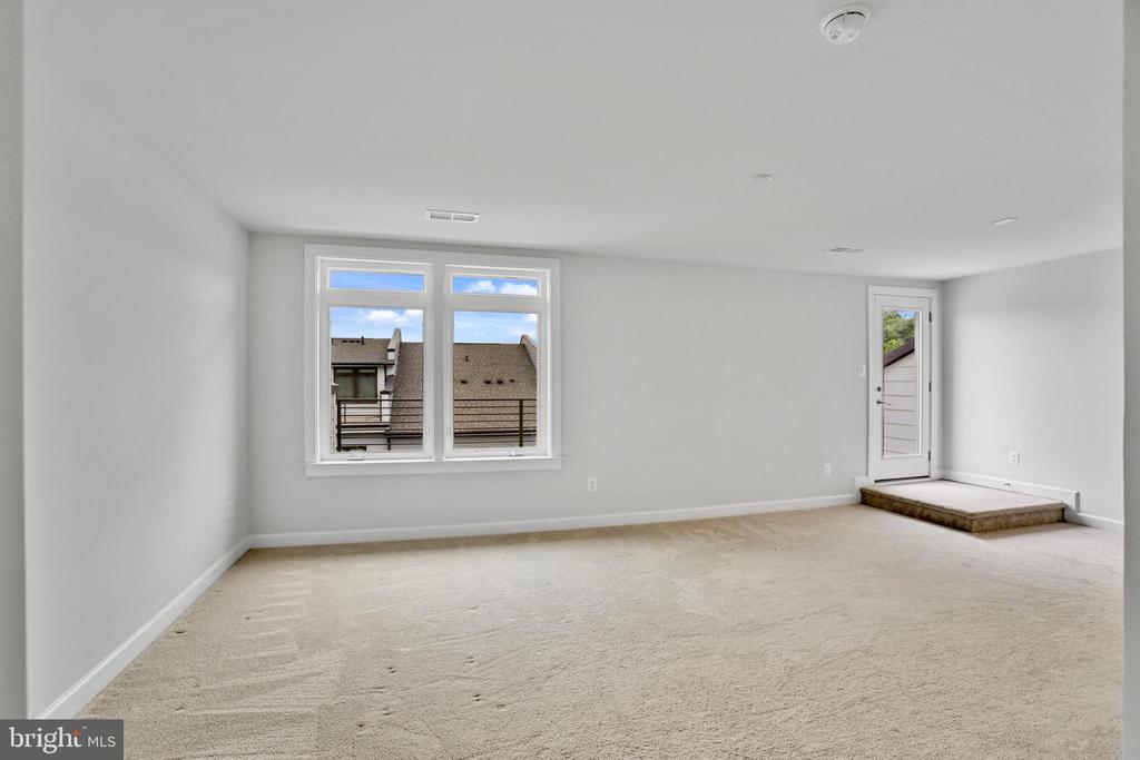 1802 YELLOW GARNET TERRACE SE