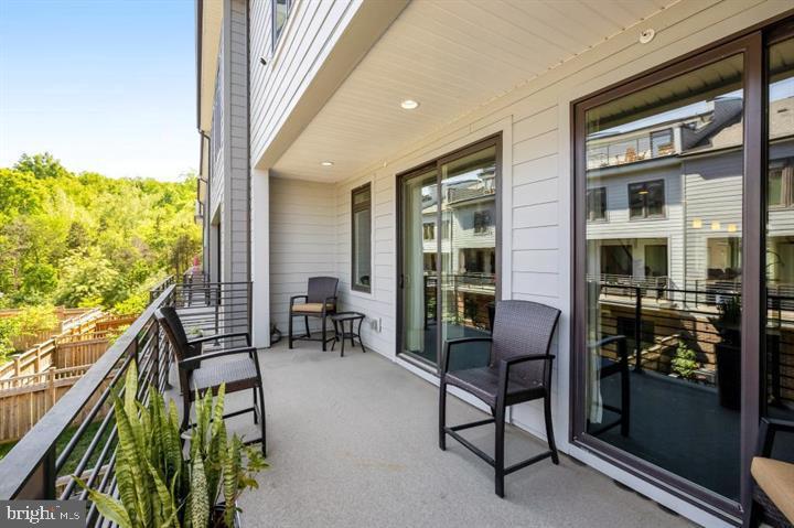 1802 YELLOW GARNET TERRACE SE