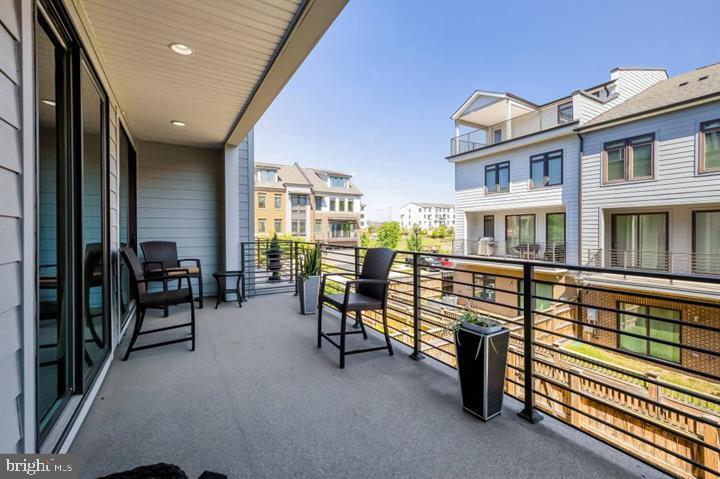 1802 YELLOW GARNET TERRACE SE