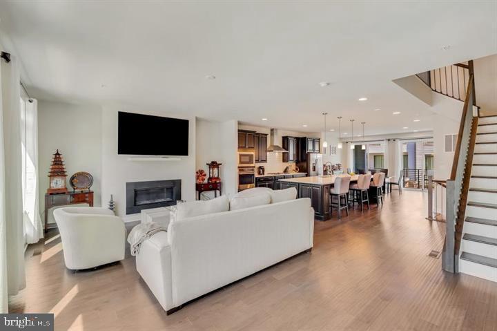 1802 YELLOW GARNET TERRACE SE