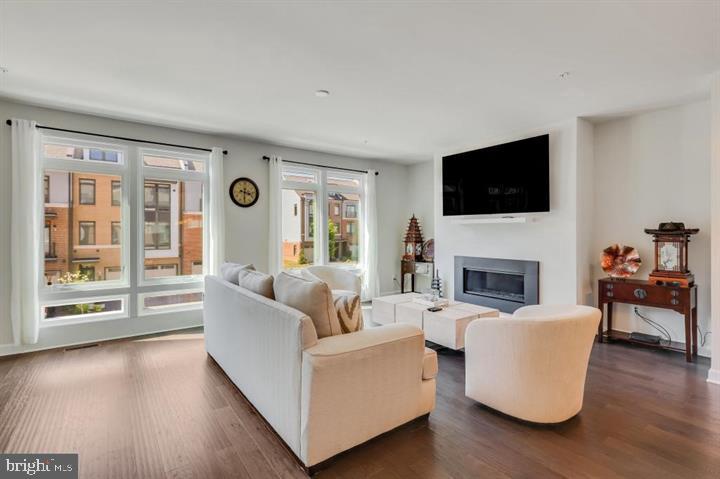 1802 YELLOW GARNET TERRACE SE