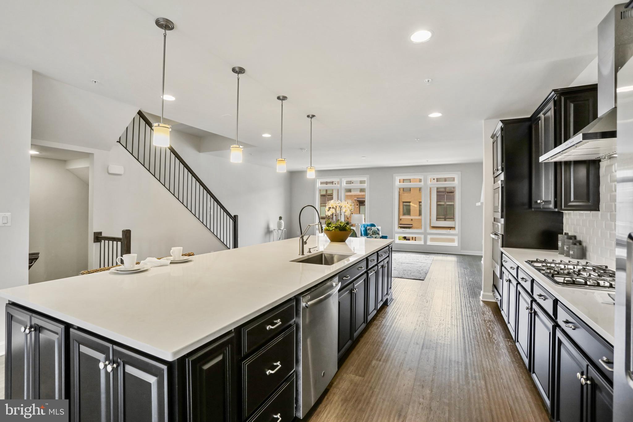 1802 YELLOW GARNET TERRACE SE