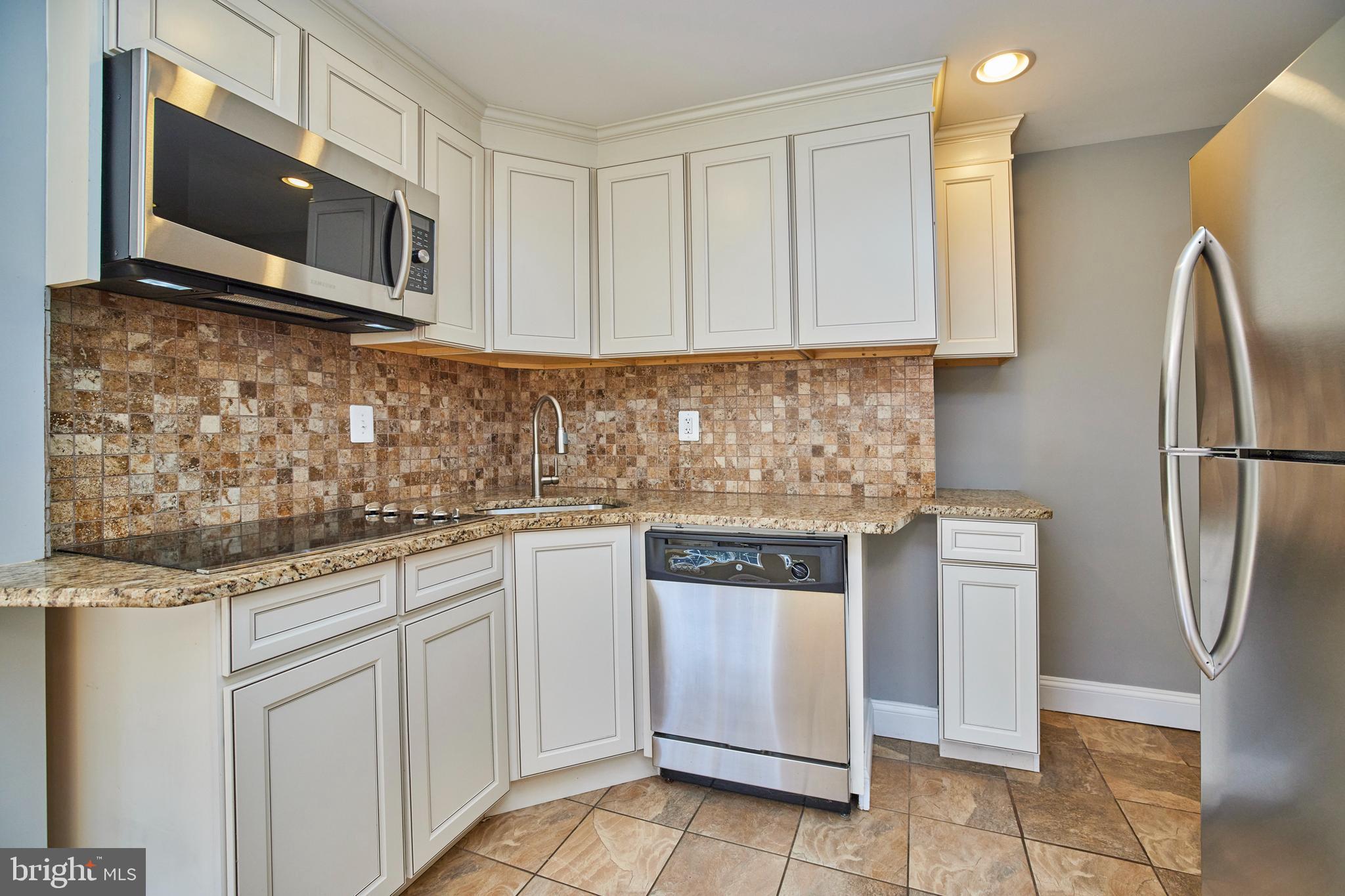 114 ROSEBROOK CT NW #UNIT B (BASEMENT)