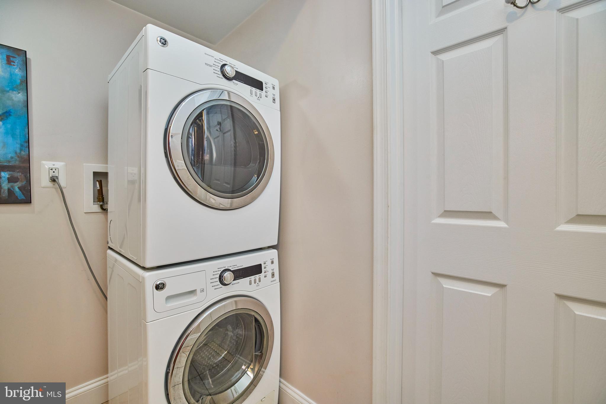 114 ROSEBROOK CT NW #UNIT B (BASEMENT)