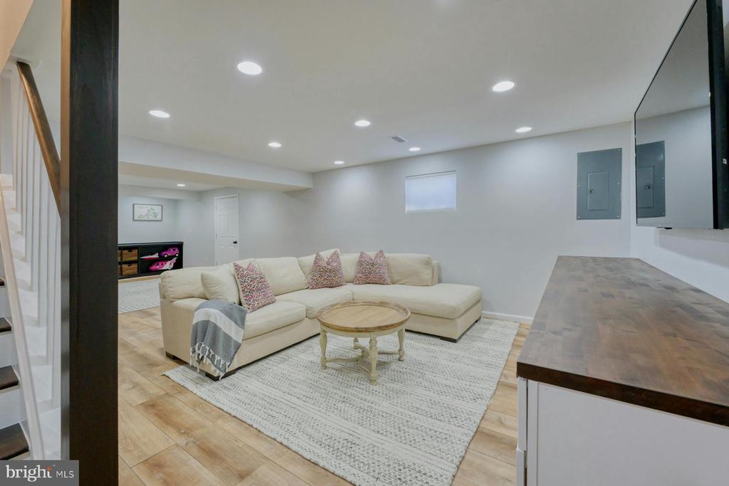 41840 Raspberry Dr