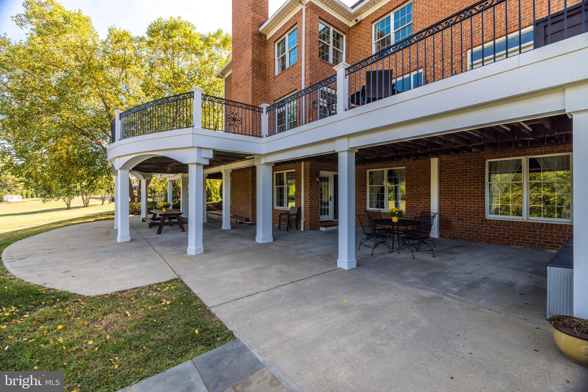 22609 HILLSIDE CIRCLE