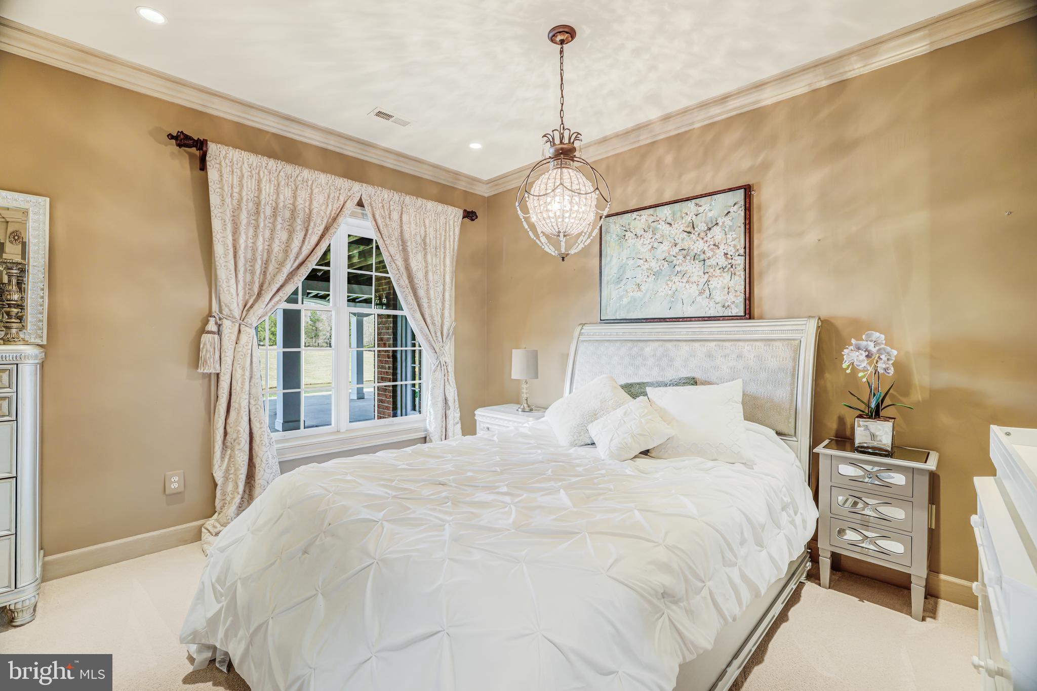 22609 HILLSIDE CIRCLE