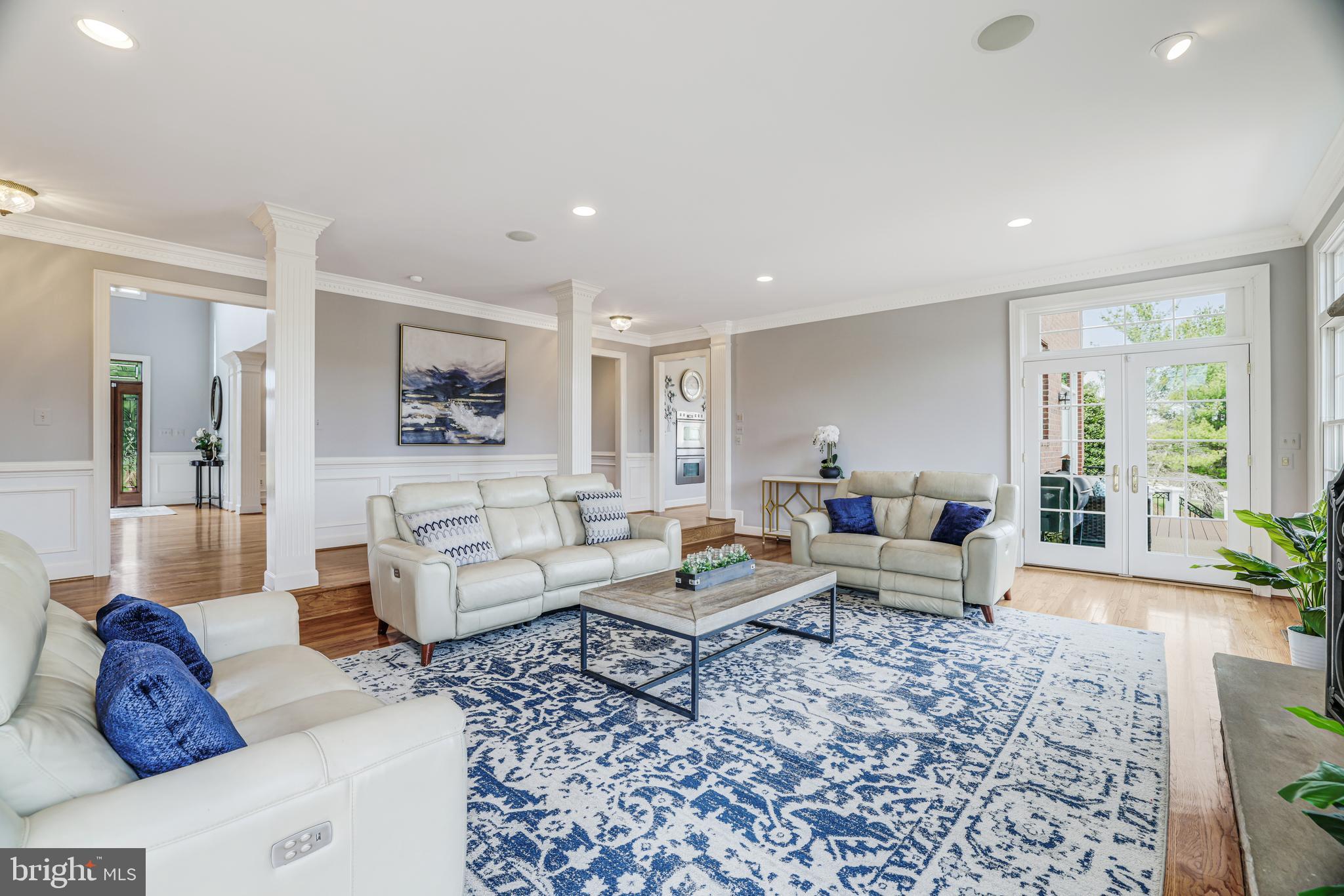 22609 HILLSIDE CIRCLE