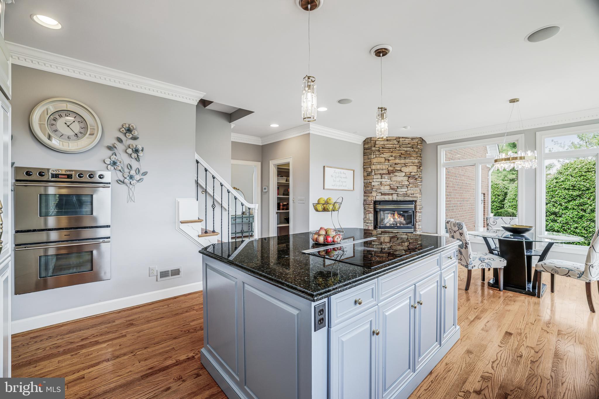 22609 HILLSIDE CIRCLE