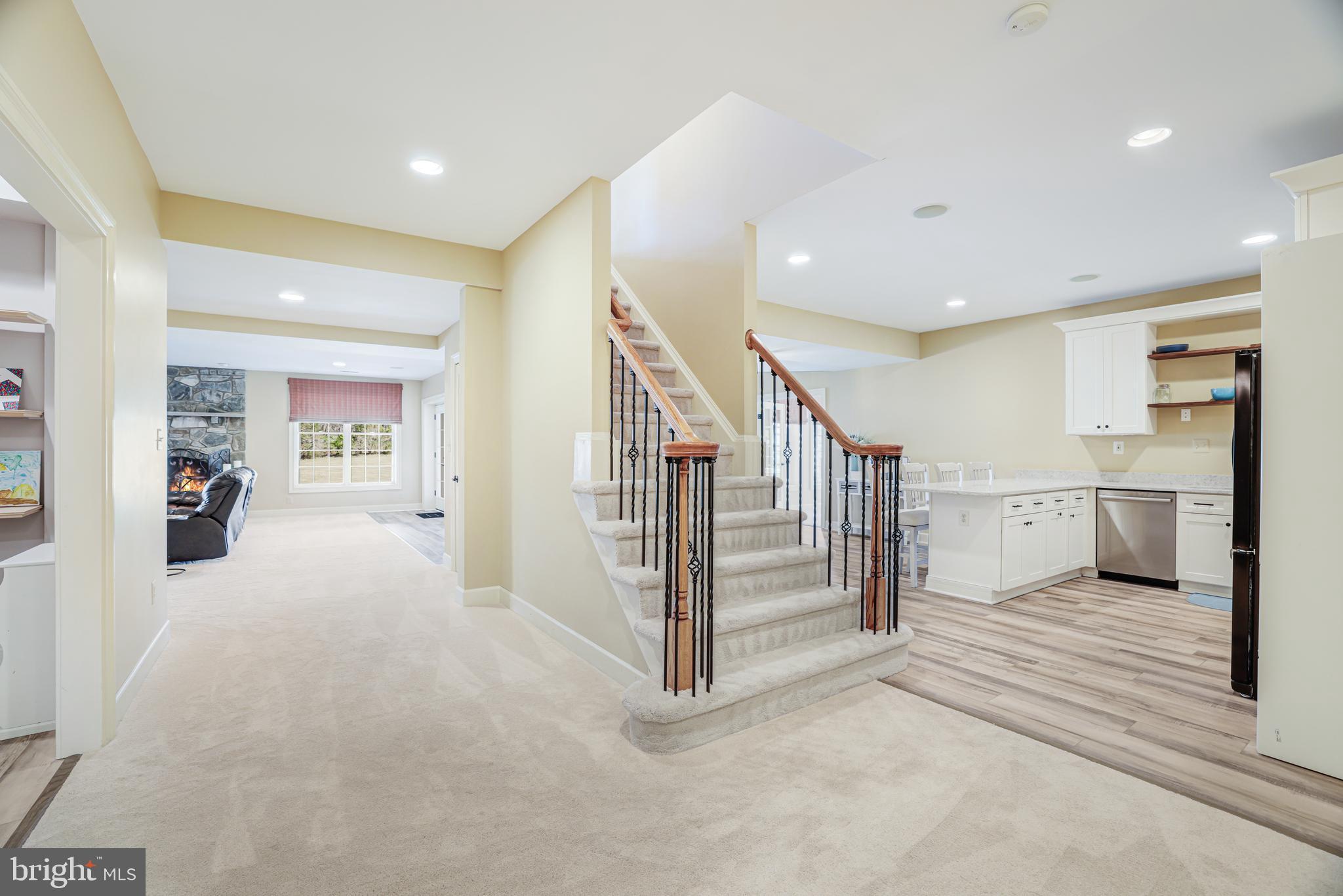 22609 HILLSIDE CIRCLE
