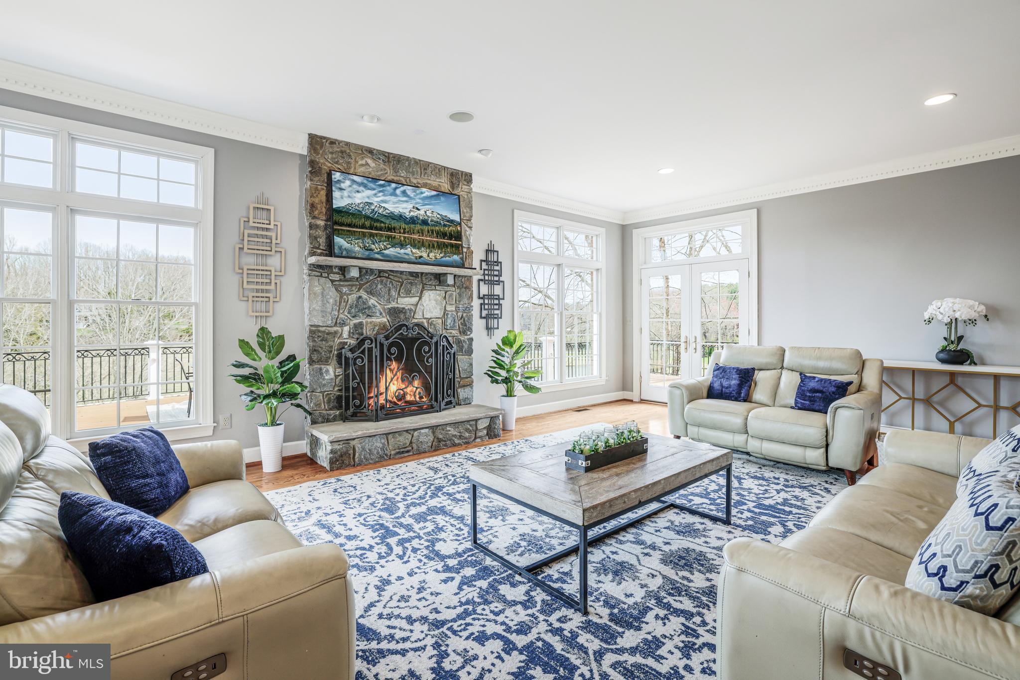 22609 HILLSIDE CIRCLE