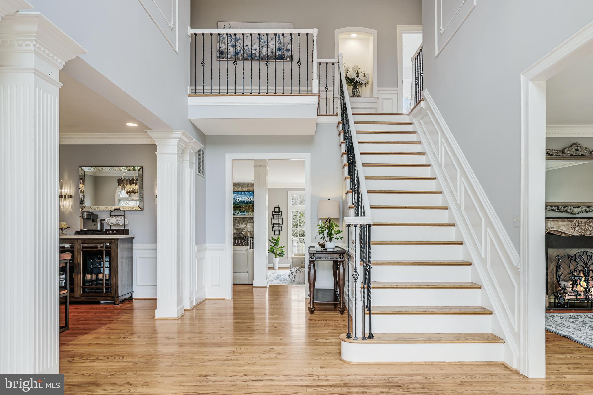 22609 HILLSIDE CIRCLE