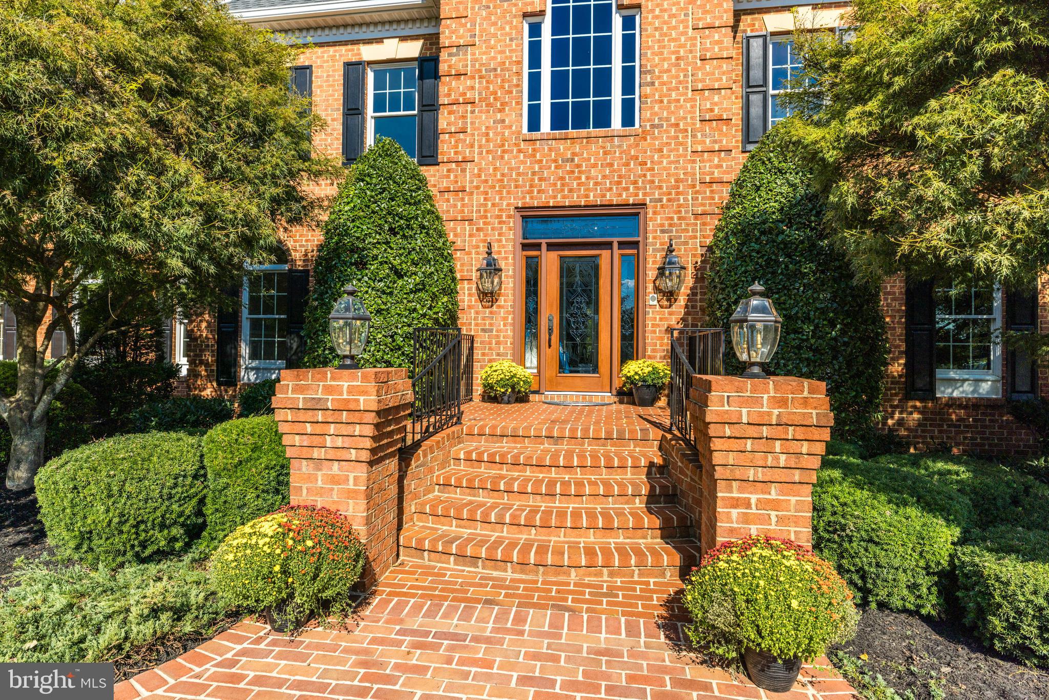 22609 HILLSIDE CIRCLE