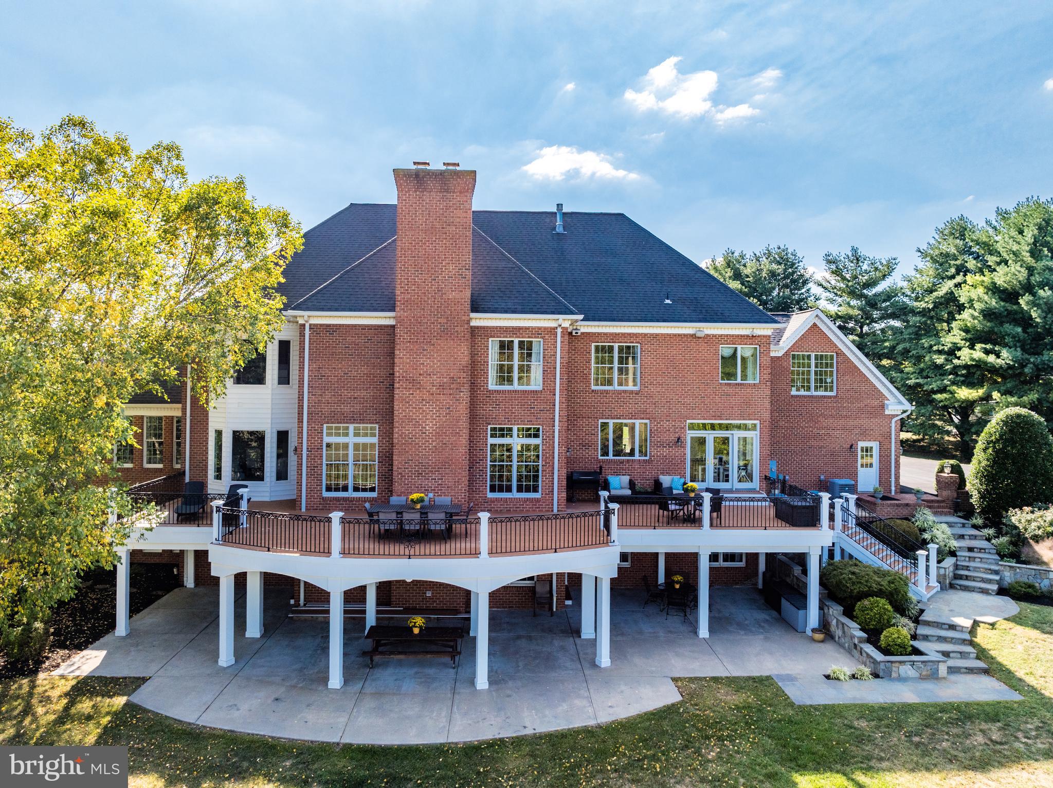 22609 HILLSIDE CIRCLE