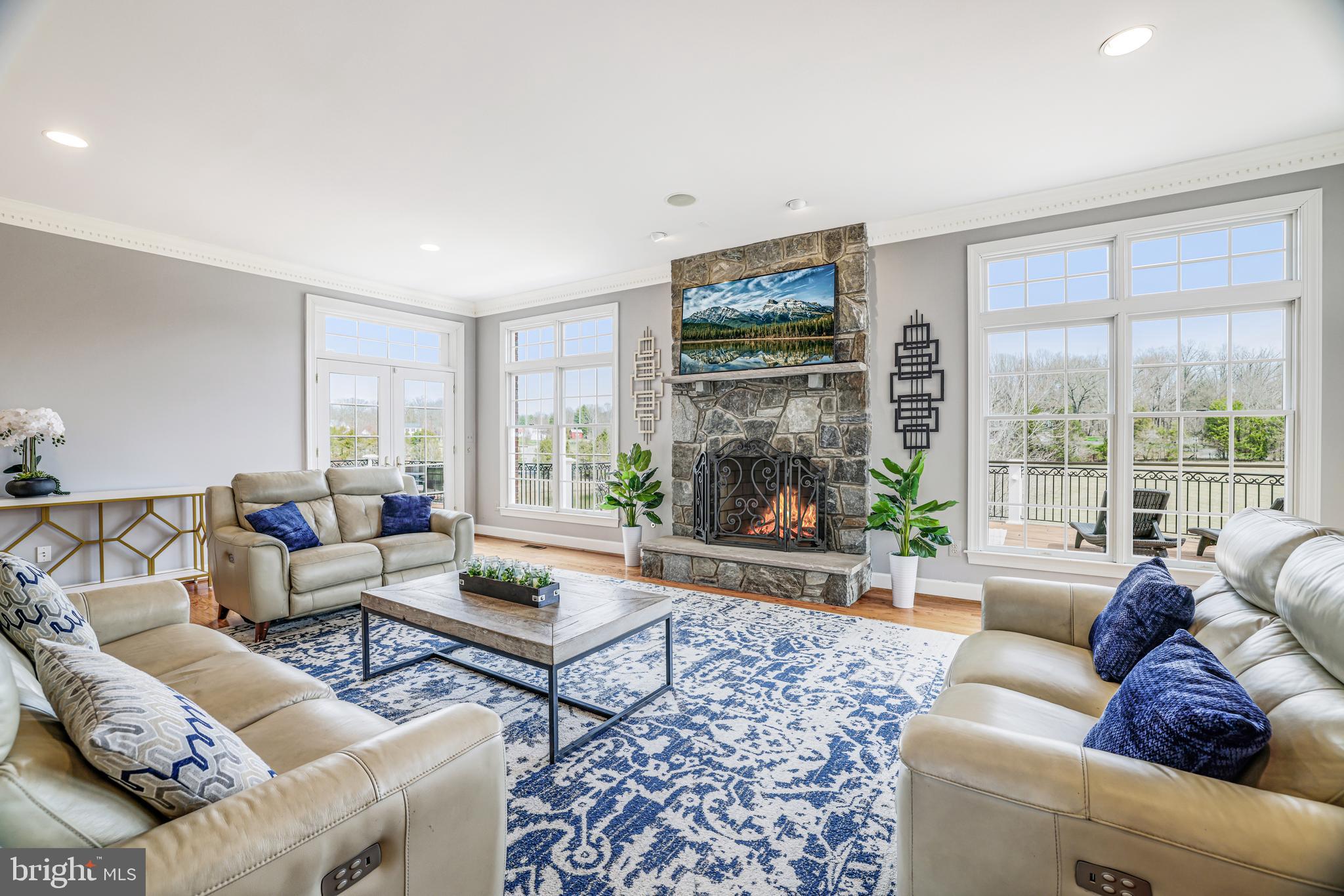 22609 HILLSIDE CIRCLE