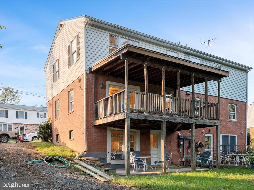 414 MADISON COURT SE