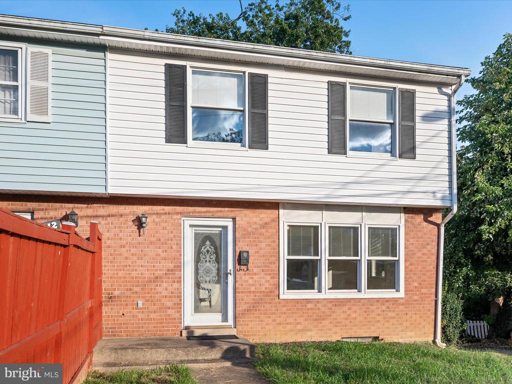 414 MADISON COURT SE